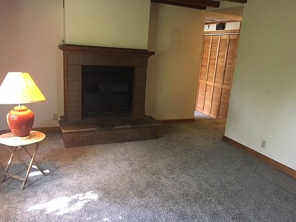 3rd image of 555 E North Ave