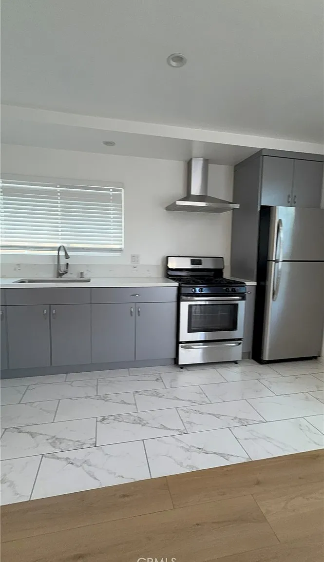 Studio, 400 sqft, $1,795 — Photo 3