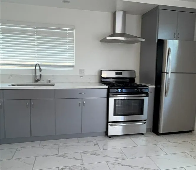 7017 Mary Ellen Ave — Photo 3