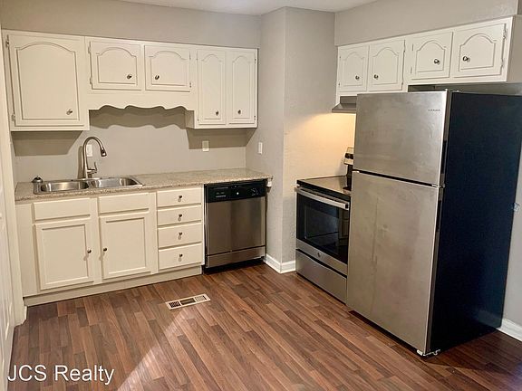 4th image of 107 W Nettleton Ave #D