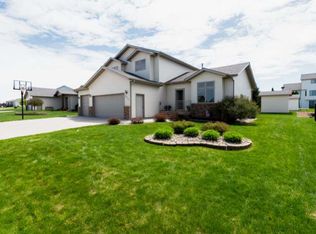 843 Longhorn Dr, Bismarck, ND 58503