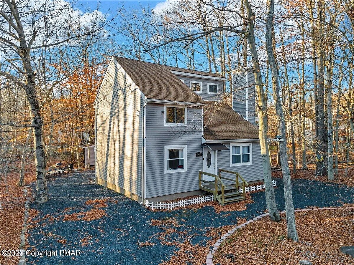 8962 Pheasant Ln photo 1