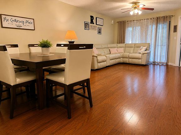 3rd image of 404 HARBOUR POINTE Way