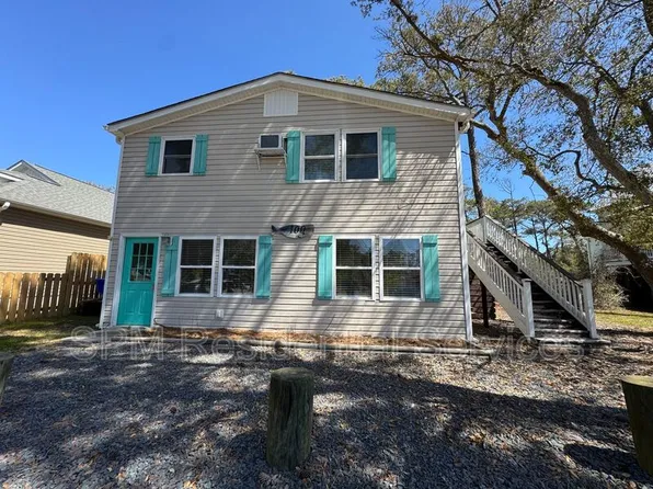 100 SE 43rd St, Oak Island, NC