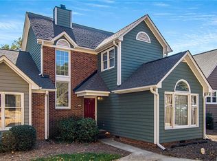 2832 Shadowbrook Ln, Winston Salem, NC 27103