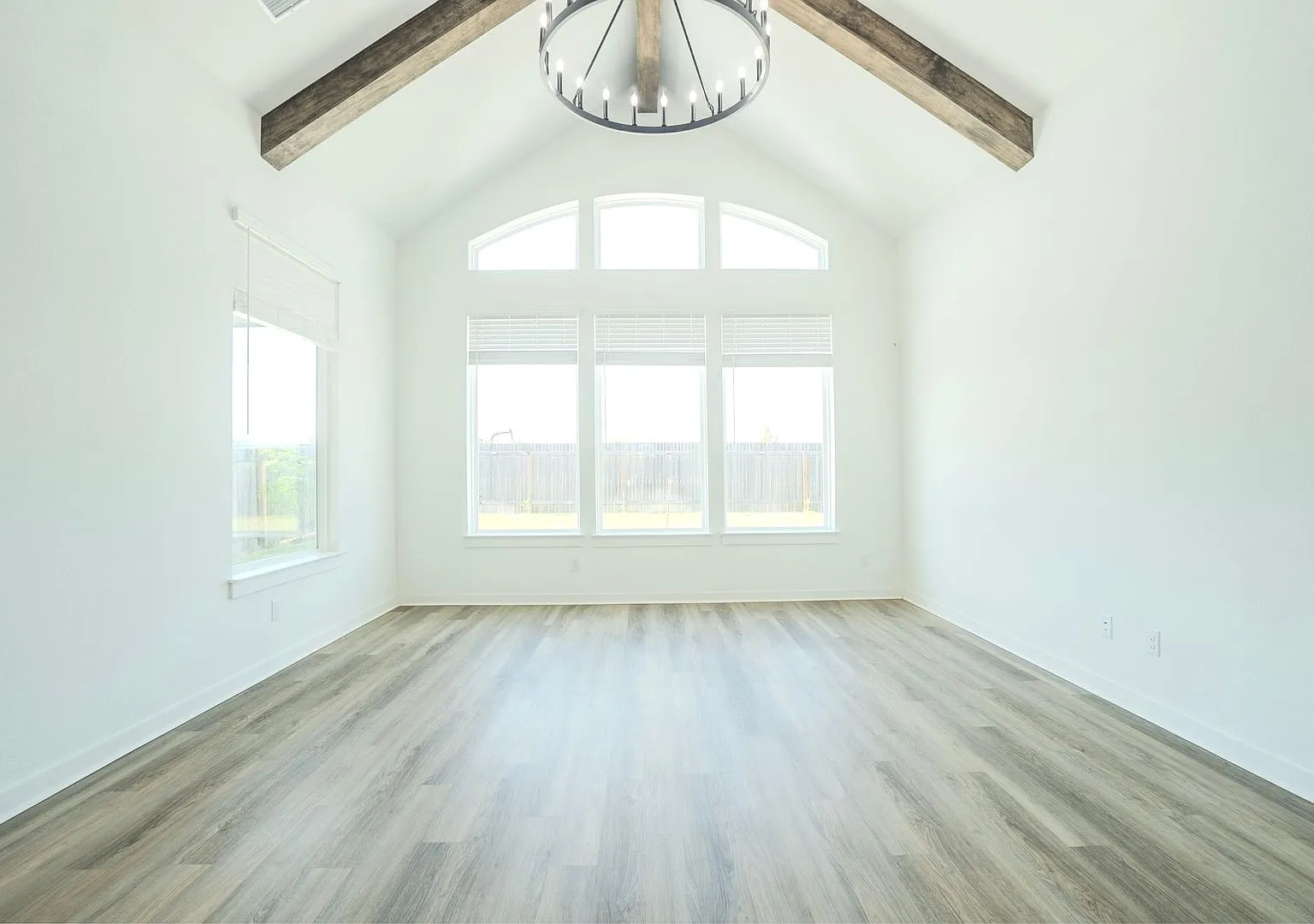Modern 3 Bed | 2.5 Bath Home with 3-Car Garage | Manor — Photo 4
