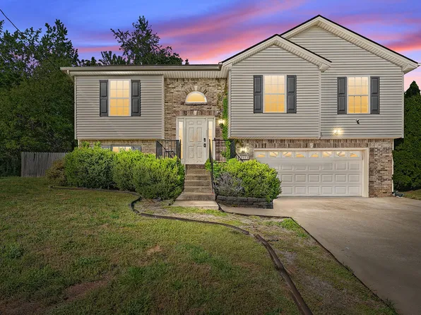 3443 Queensbury Rd, Clarksville, TN 37042