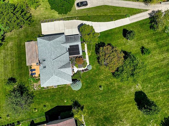 3rd image of 6425 Gem Stone Dr