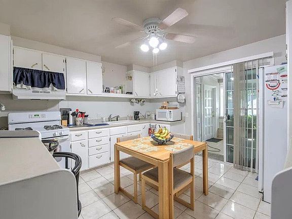 2nd image of 2415 58th St #2415