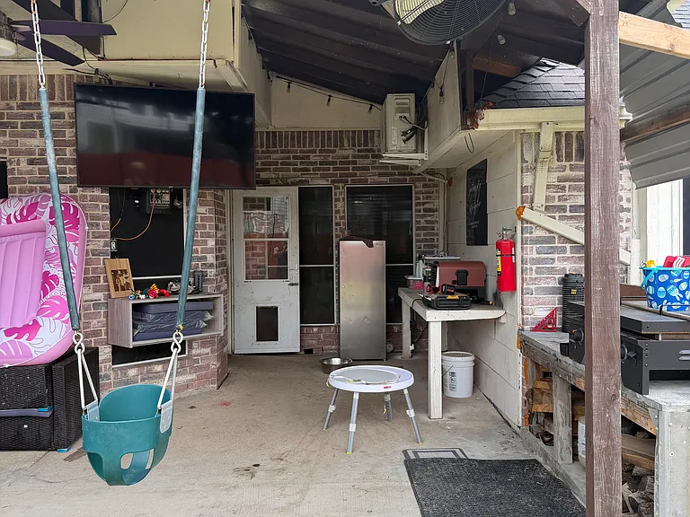 1137 Robin Cir — Photo 18