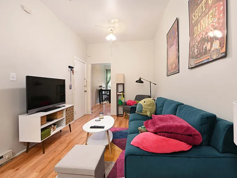 323 Grand St #3R — Photo 9
