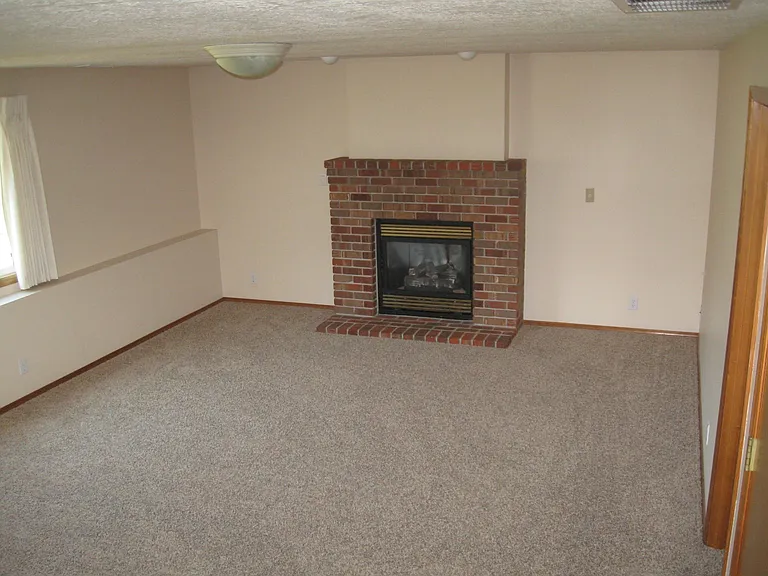 319 SW 28th Ct — Photo 11