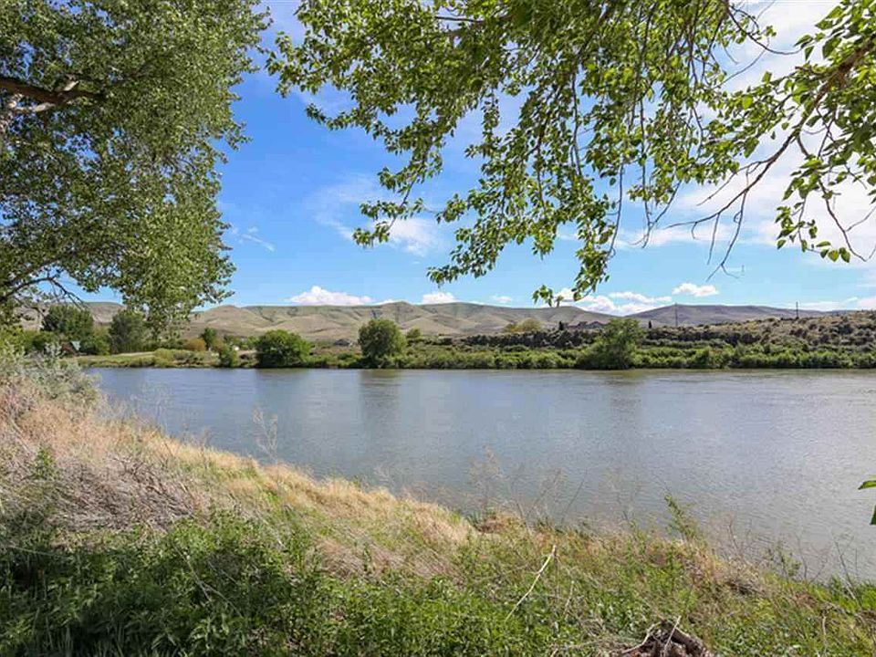 1st image of 175915 River Edge Dr