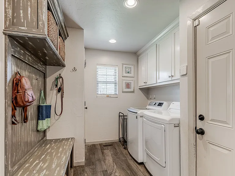 801 Rock Hollow Rd — Photo 41