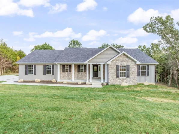 386 Briarwood Ter, De Soto, MO 63020