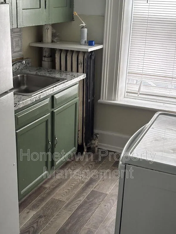 1 bed, 1.0 bath, $750 — Photo 1