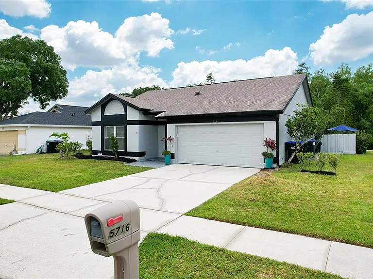 5716 Delano Ln — Photo 7