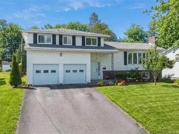 186 Willingdon St, Fredericton, NB E3B 3A5