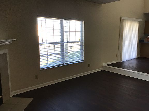 5th image of 2440 Tiptop Dr