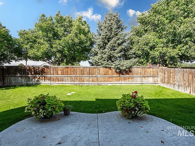 5729 S Moreya Ave — Photo 35