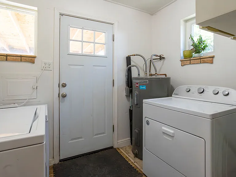 2233 Poplar St — Photo 15