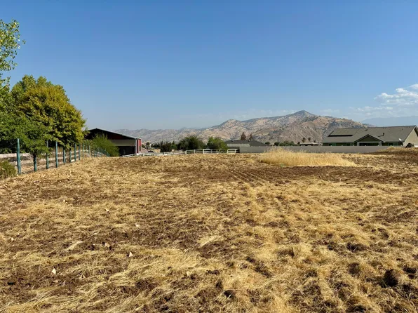 16581 Wardlaw Drive, Springville, CA 93265