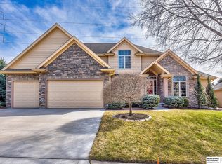 18057 Mayberry St, Elkhorn, NE 68022