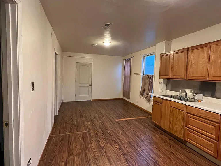 224 W 24th Pl #2F — Photo 10