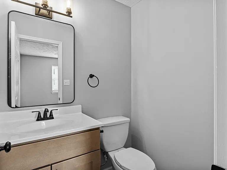 Mt. Tabor Apartments — Photo 9