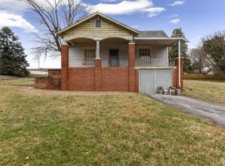 208 Lonas Dr, Maryville, TN 37803