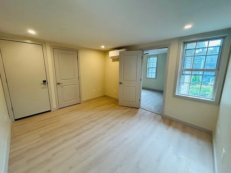 50 King St #3 — Photo 15
