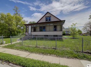 4025 Grand Ave, Omaha, NE 68111