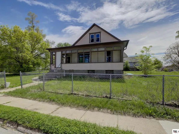 4025 Grand Ave, Omaha, NE 68111