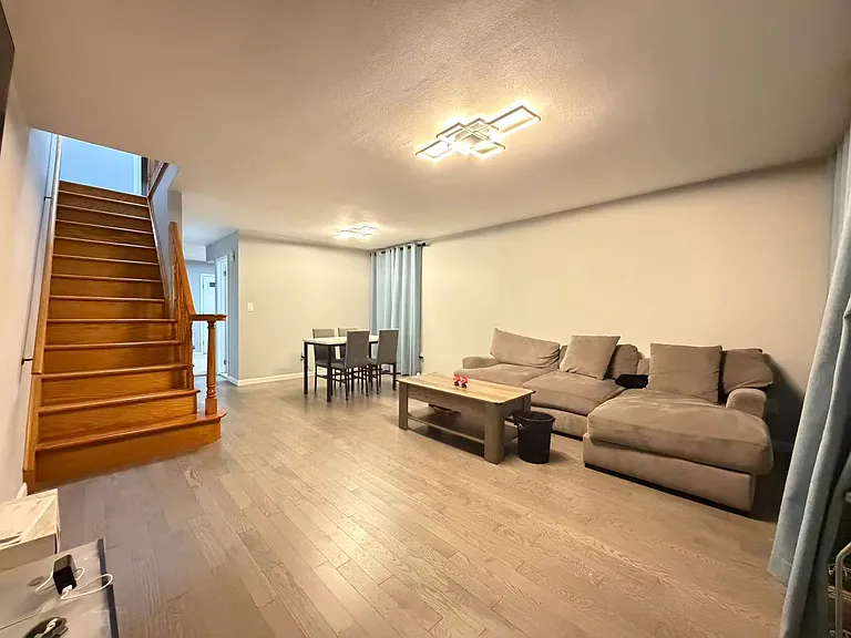 130 Levit Ave — Photo 5