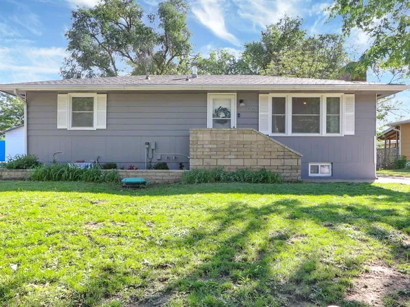 2520 Brockman St, Manhattan, KS 66502