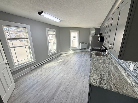 5th image of 28 King St APT 2
