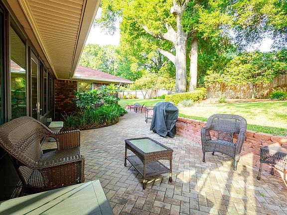 5th image of 9811 Hollowbrook Dr