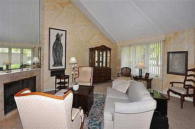 3rd image of 1708 Landcaster Ct