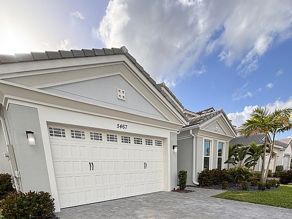 3rd image of 5467 Pecan Drive