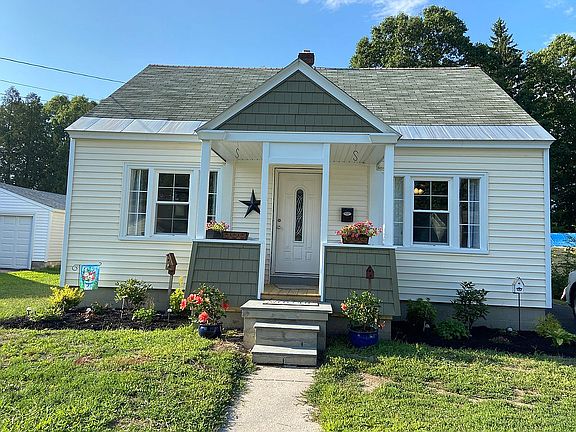 4th image of 21 Putnam Ave