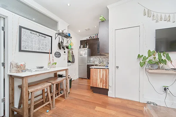 Rented by Living New York | media 43