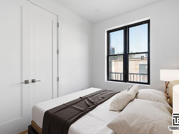 4th image of 416 Lorimer St #3B
