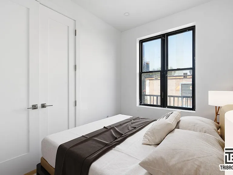 417 Lorimer St #2B — Photo 6