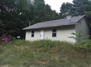 910 N Centerline Rd, White Cloud, MI 49349