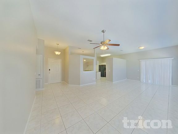 3rd image of 831 Monroe Harbor Pl