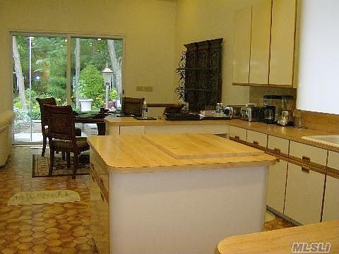 3rd image of 4 Windemere Way