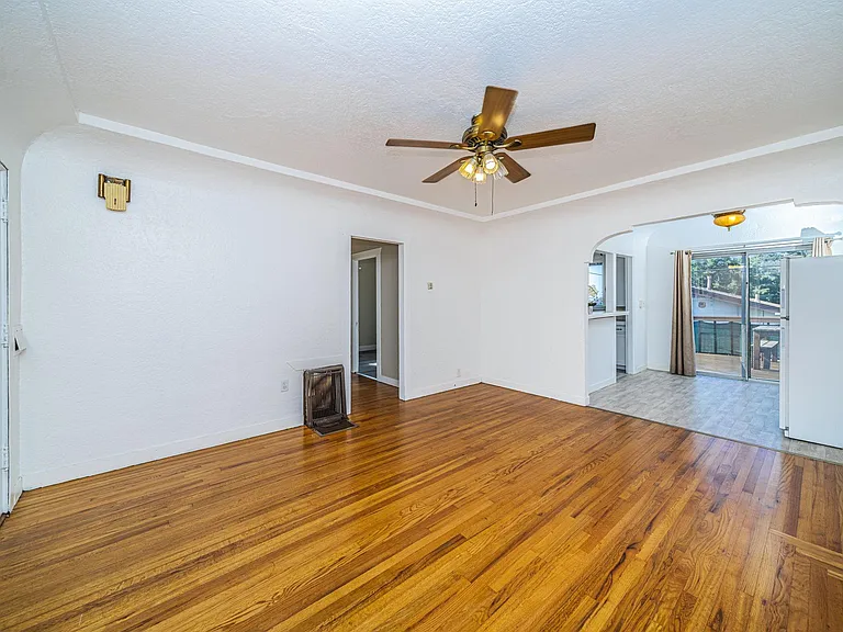 2576 Violet St — Photo 6