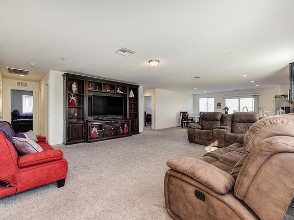 5th image of 1407 Deerwood St
