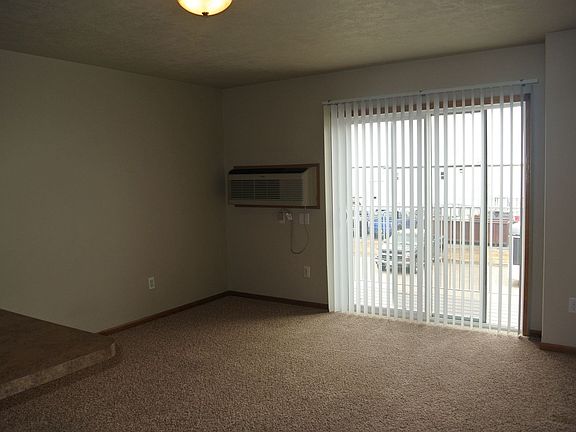 5th image of 600 31st Ave SW #208
