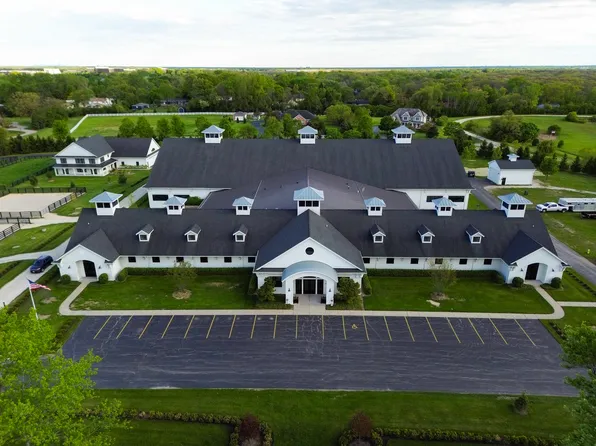 14341 W Old School Rd, Libertyville, IL 60048